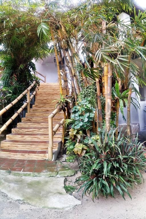 Bamboo Bungalows Resthouse Balabag  Exterior foto