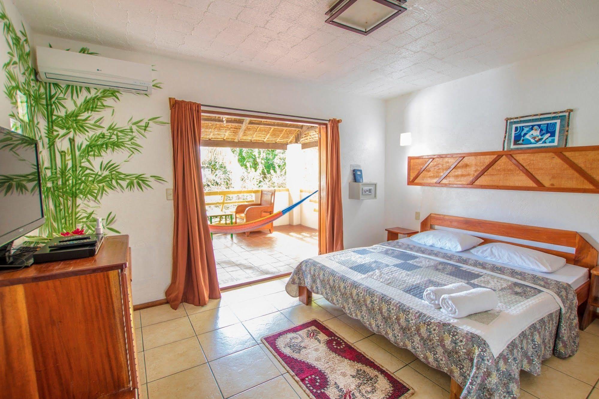 Bamboo Bungalows Resthouse Balabag  Exterior foto