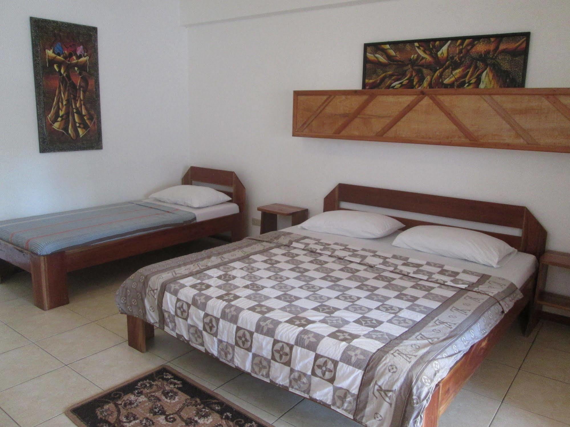 Bamboo Bungalows Resthouse Balabag  Exterior foto