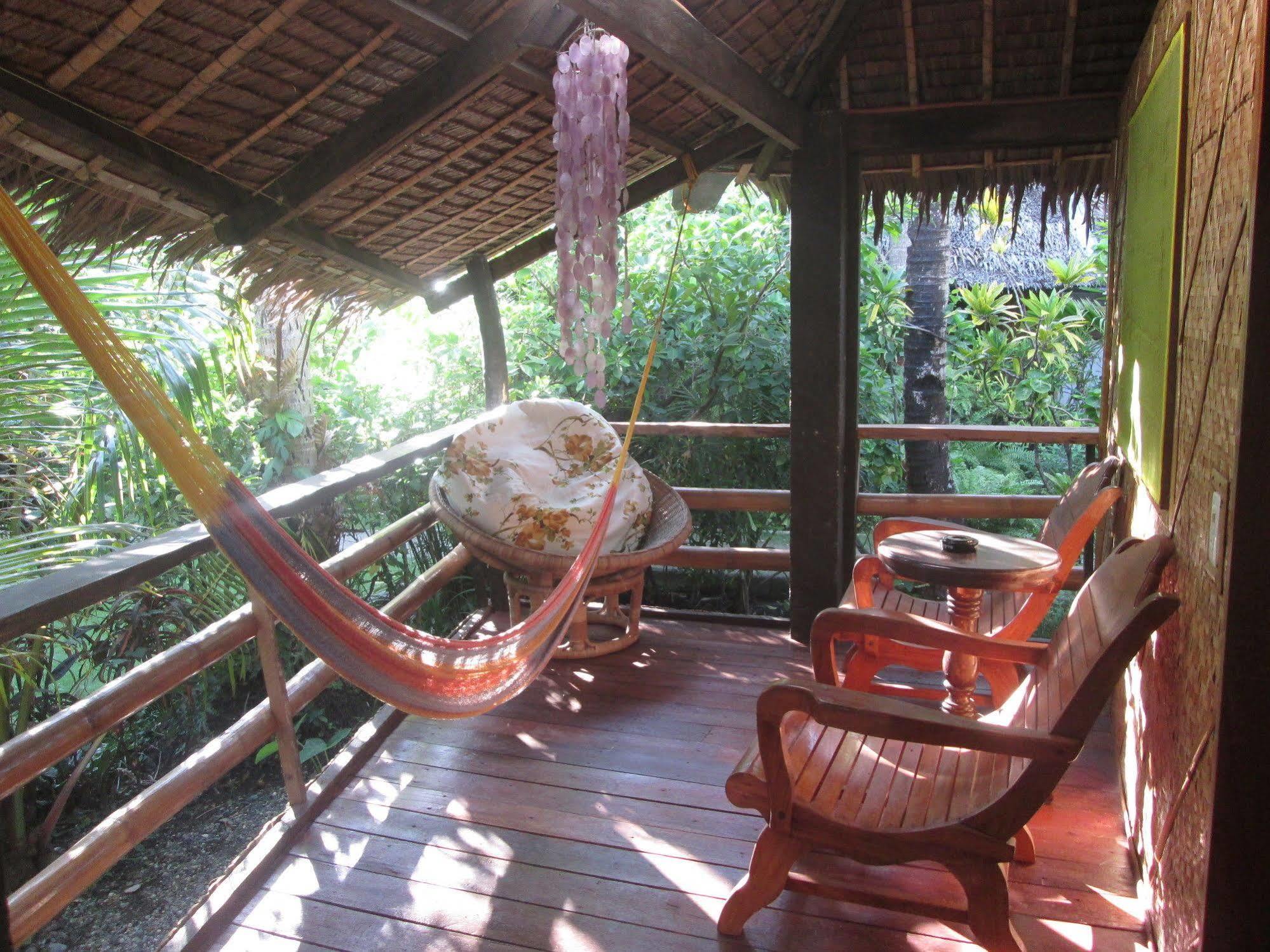 Bamboo Bungalows Resthouse Balabag  Exterior foto